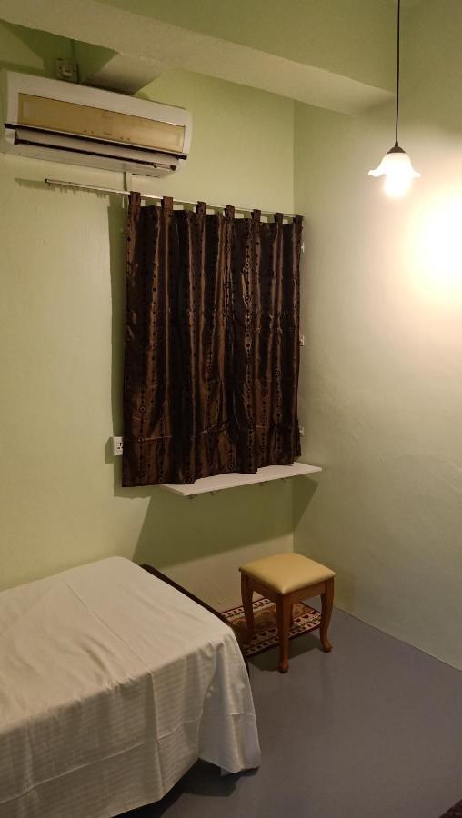 Snoopy Homestay Two Bedroom Batu Pahat Eksteriør bilde